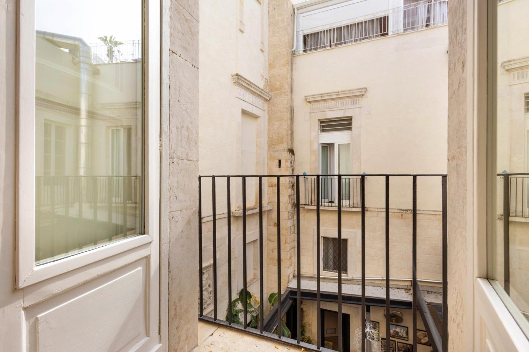 Palazzo Kapece Bed & Breakfast Monopoli Bagian luar foto