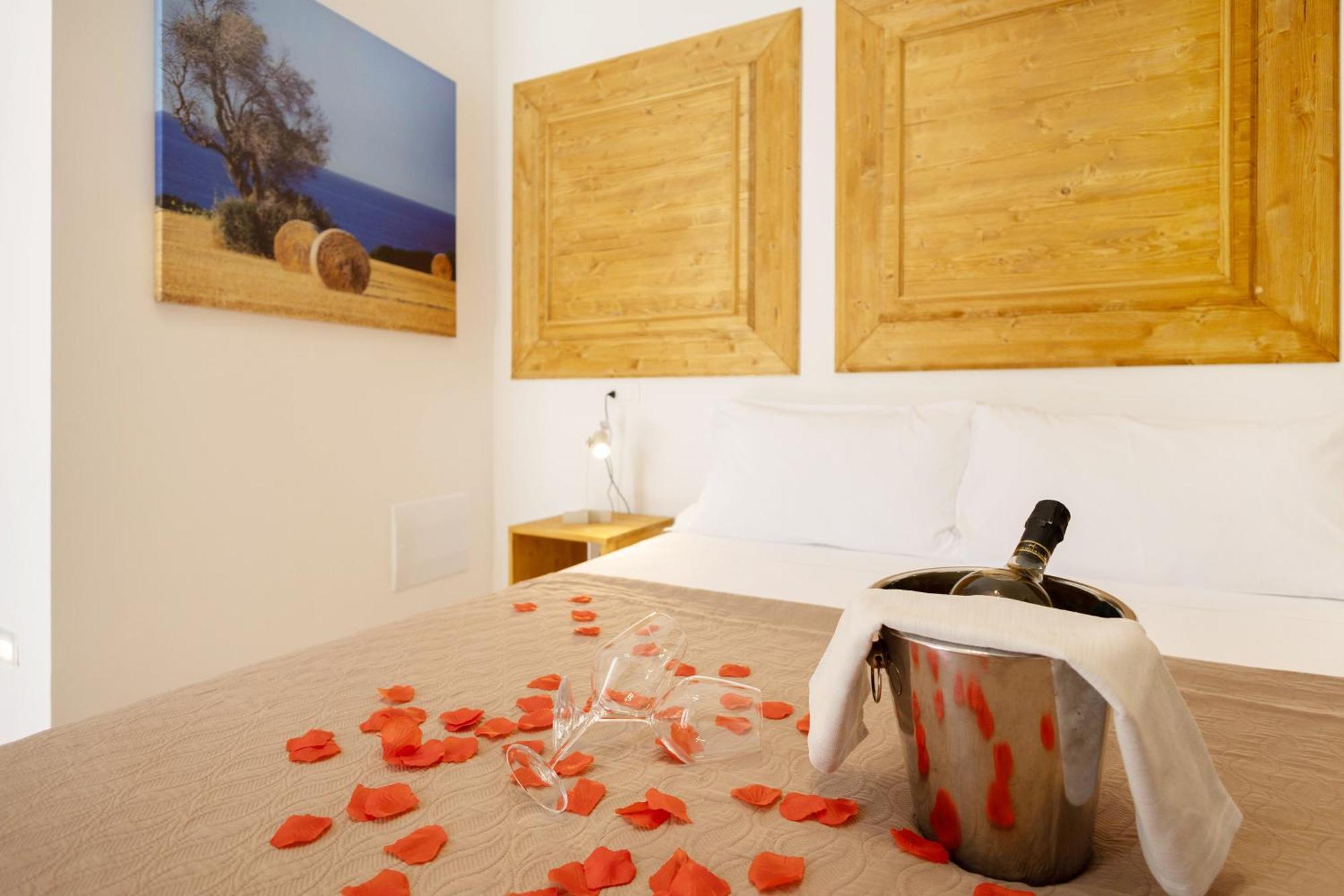 Palazzo Kapece Bed & Breakfast Monopoli Bagian luar foto