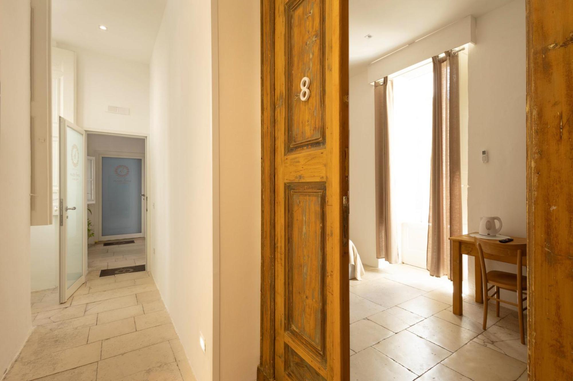 Palazzo Kapece Bed & Breakfast Monopoli Bagian luar foto